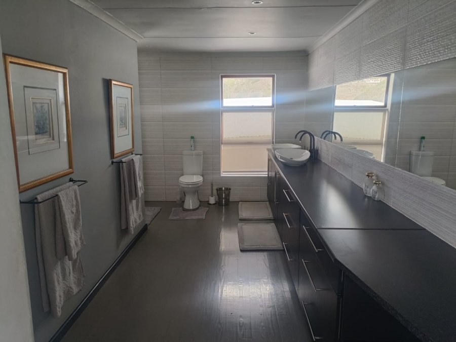 5 Bedroom Property for Sale in De Bakke Western Cape